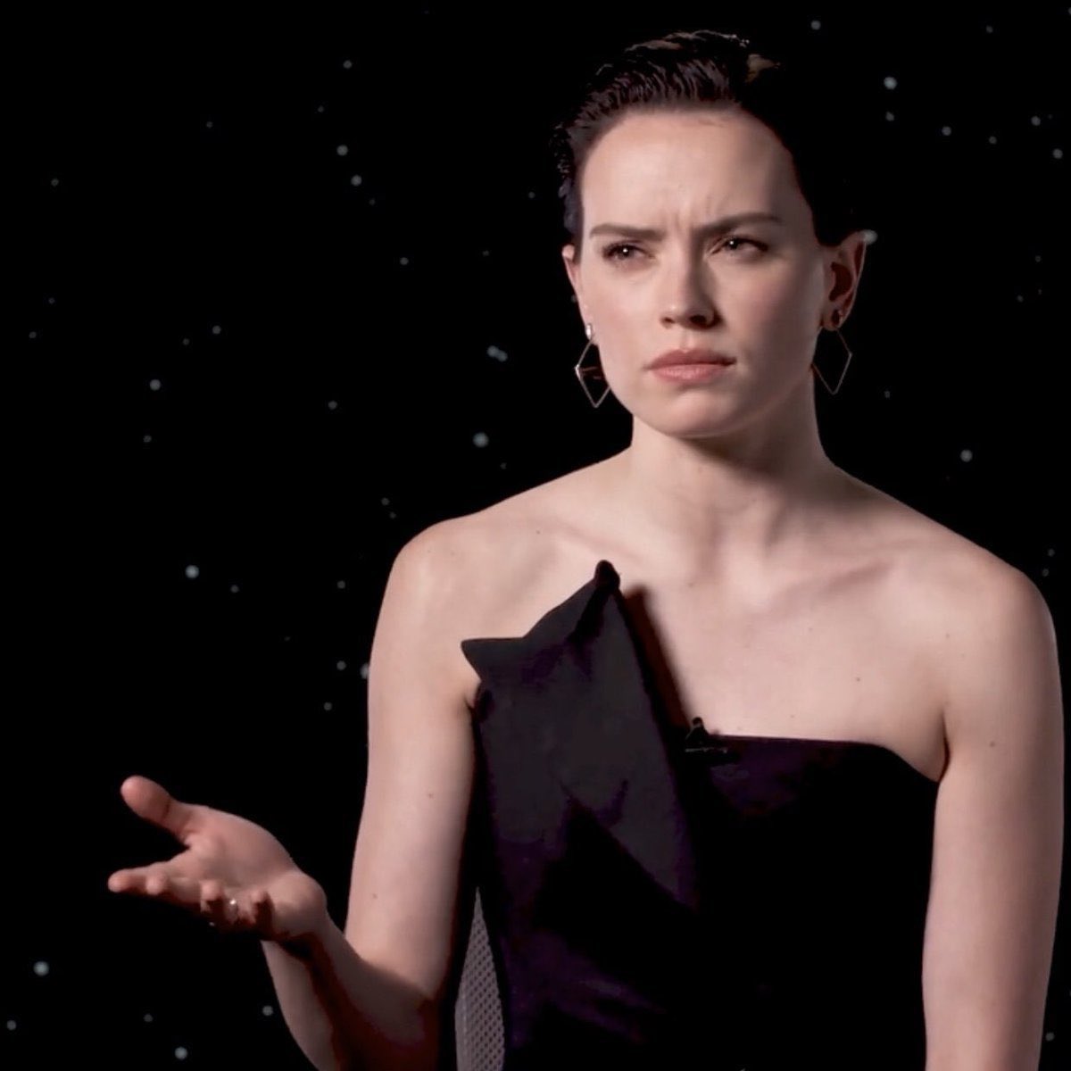 TRoS novel SPOILERS...

So now Rey’s father is a failed clone that Palpatine tried to make with force powers but it didn’t work? So when Kylo says “you have HIS power” I ask HOW? Who even is Rey???

I’m sorry <a href="/StarWars/">Star Wars</a> but this is beyond ridiculous