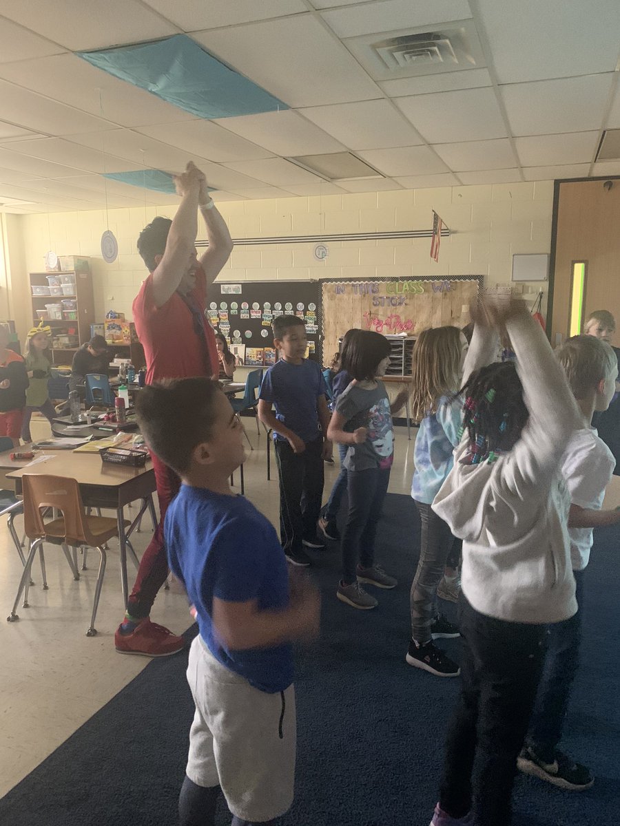 searceymindhive's tweet photo. Fun with the watchdog today, he danced and read with us, we had sooooo much fun !  🕺 📚 # wacky Wednesday @GordonPrincipal https://t.co/ODhb03Fng2