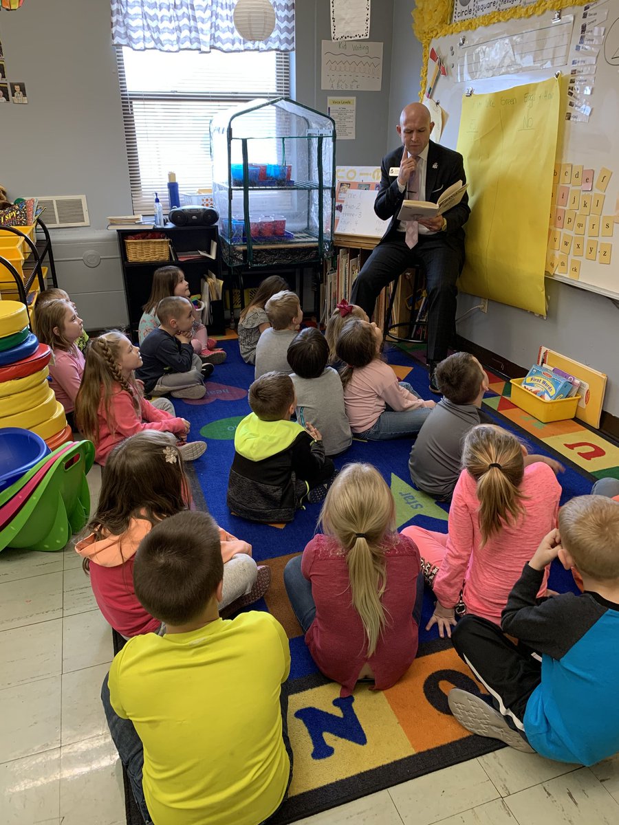 AnnaNordmeyer's tweet photo. #ReadAcrossAmericaWeek at South Park. https://t.co/esiNGBDqiW