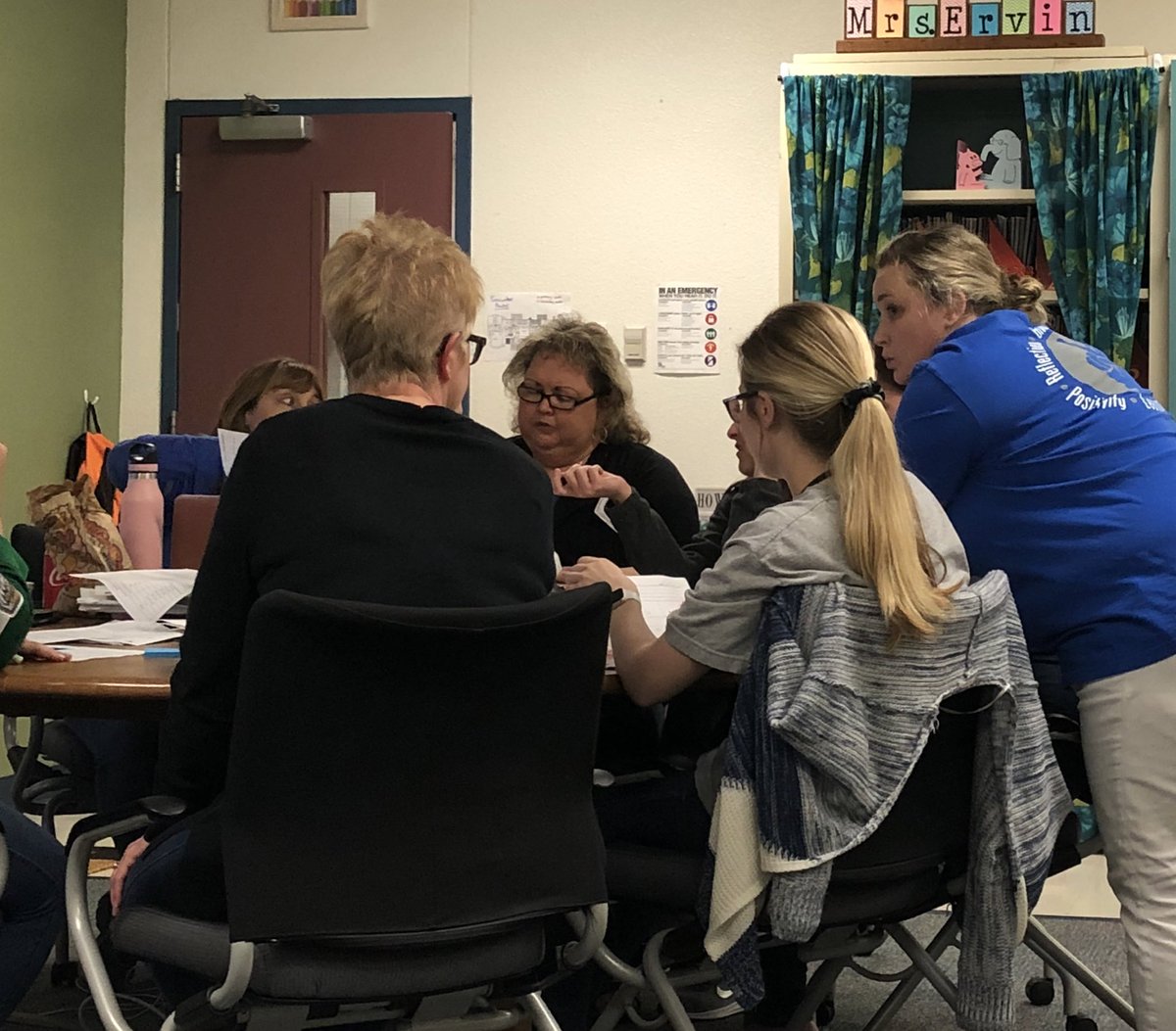 SCrawfordELA's tweet photo. Bucket-filler day :) #gcisdvalor https://t.co/zPS4izzZup