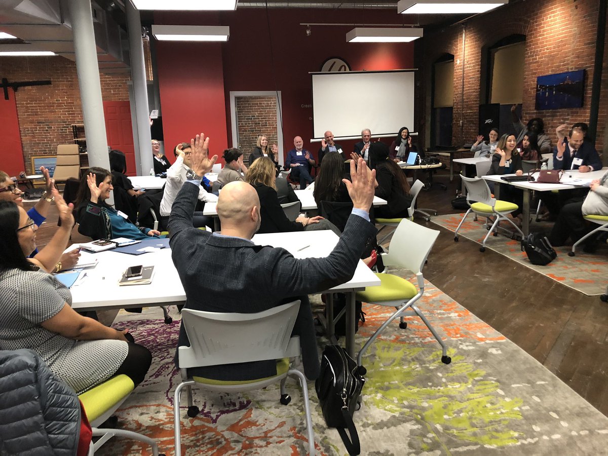 InstituteNP's tweet photo. Students and funders raise their hands to agree to “The Unicorn Manifesto” a pledge to strive for epic, trust-based partnerships between nonprofits and foundations from @JaneleuLeu, @jessamynlau &amp; @NonprofitAF’s book Unicorns Unite. https://t.co/VNSG2p4Mvo
