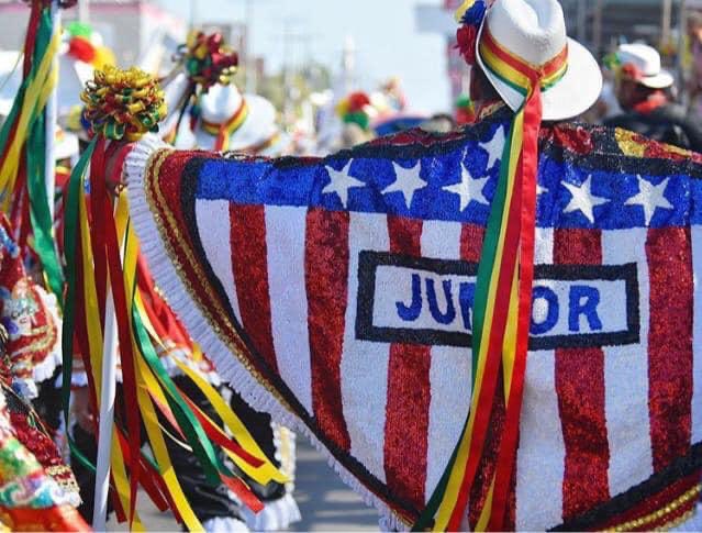 cipotegarabato's tweet photo. En el Cipote Garabato, se viven tus dos pasiones @carnavalbaq y @juniorclubsa. Ven acompáñanos #CelebraLaVida #30AñosDeTradición https://t.co/2ulMODYzY3