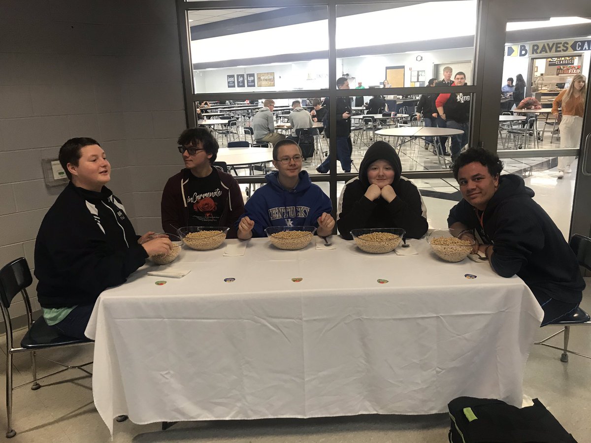 JenniferatGrant's tweet photo. Enjoyed spending the morning with the kids at the GCHS cafe for National Breakfast Week! What an absolutely wonderful bunch of ladies who take care of so many each day. It is an impressive operation! #cerealcontest #makingadifferencedaily #wehavethebestbreakfast! https://t.co/RrCo4CgE2A