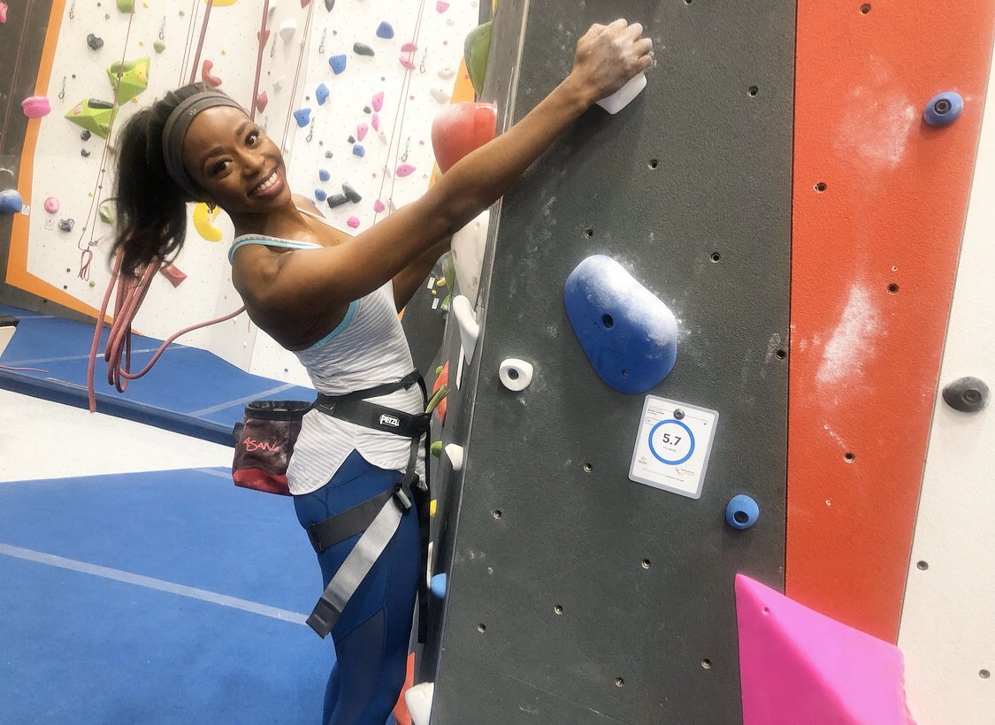 Melissa_Magee's tweet photo. Rock Climbing has its’ benefits! It’s super fun & a great workout. A new way to #SpringIntoShape with us on @6abcFYIPhilly! #RockClimbing #CliffsAtCallowhill #FYIPhilly #FitnessFun #ClimbTheWall https://t.co/KdgI9b16Jp