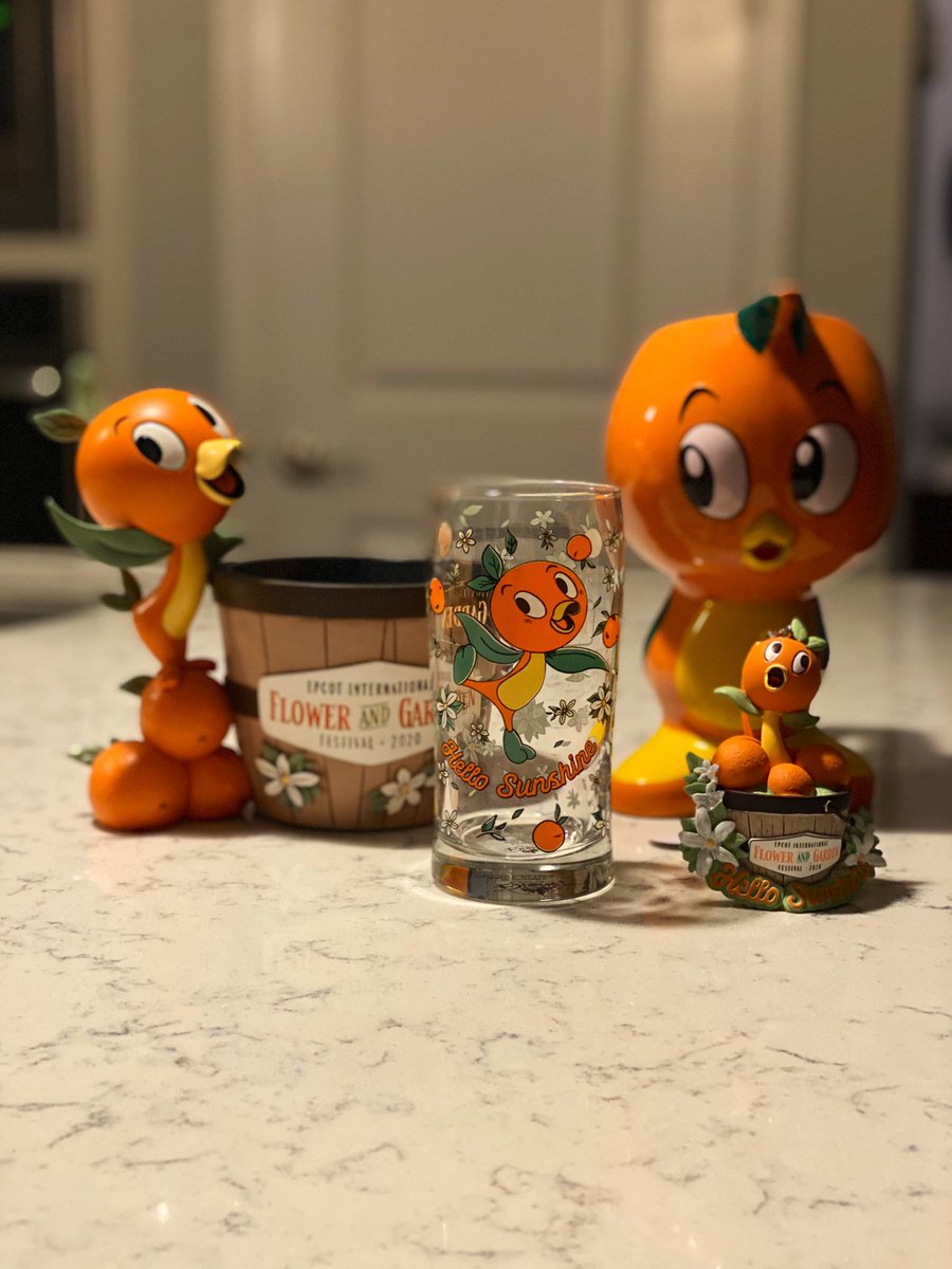hmmconcannon's tweet photo. Iβve never taken my credit card out faster than I did tonight. #EpcotFresh https://t.co/eQIqXw03fi