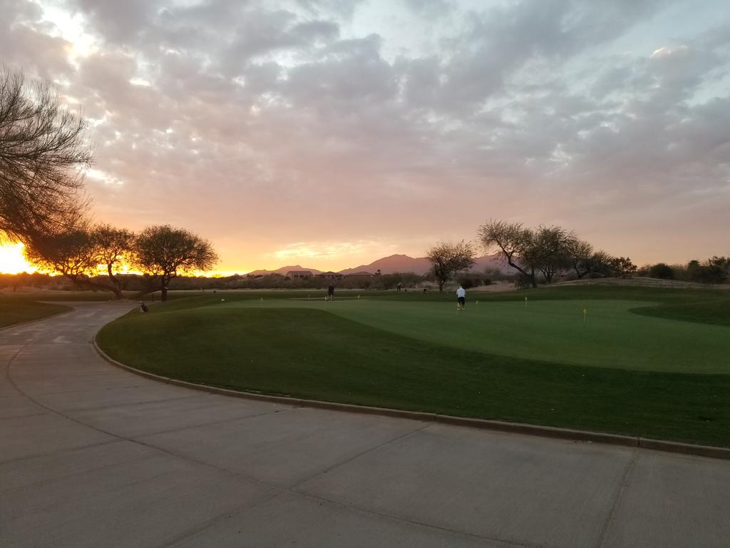 A big thank u to John and Emily Daws for letting me come out to Arizona and crash at thier place.  It's always a great week!