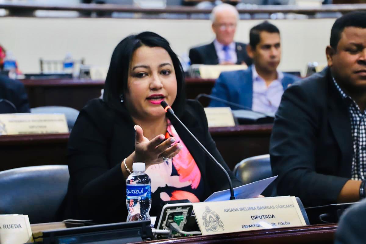 Congreso_HND's tweet photo. Moción | HD @ArianaBanegasM exhortar a @COPECO_HONDURAS para que a través de #Idecoas, envíe una comisión para revisar la evaluación de los daños ocasionados por las fuertes lluvias, en el Instituto Técnico Froylan Turcios en Tocoa, Colón.
-Aprobado 
#SesiónLegislativa #CN https://t.co/eblRUuGIsB