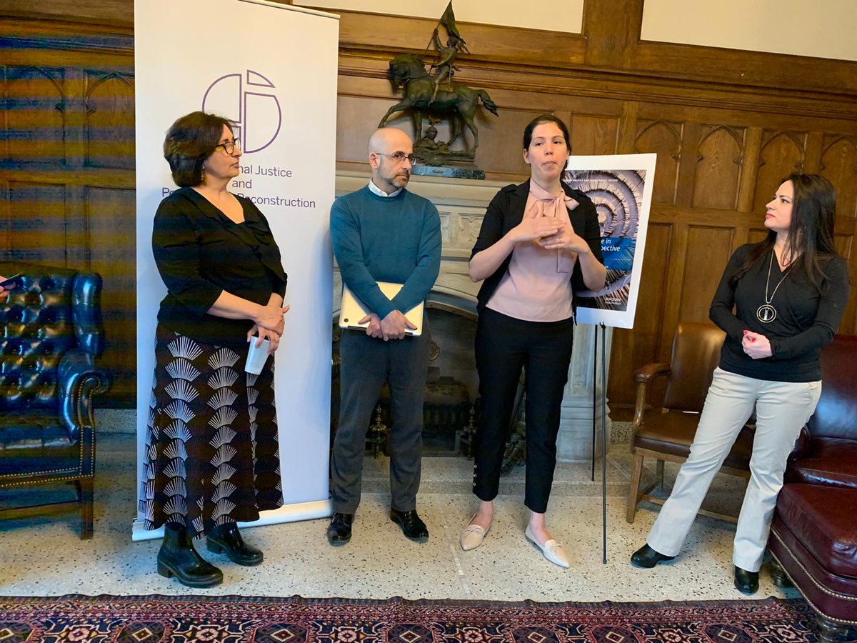 We had a great time in the book launch of "Transitional Justice in Comparative Perspective". It was a great opportunity to reflect on how research may contribute to post-conflict societies.
Congratulations to the authors and editors!
