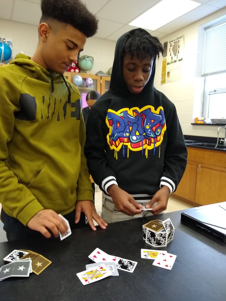susanmoore077's tweet photo. Trying out different ideas.#wearelombard https://t.co/P4nxGp9A2f