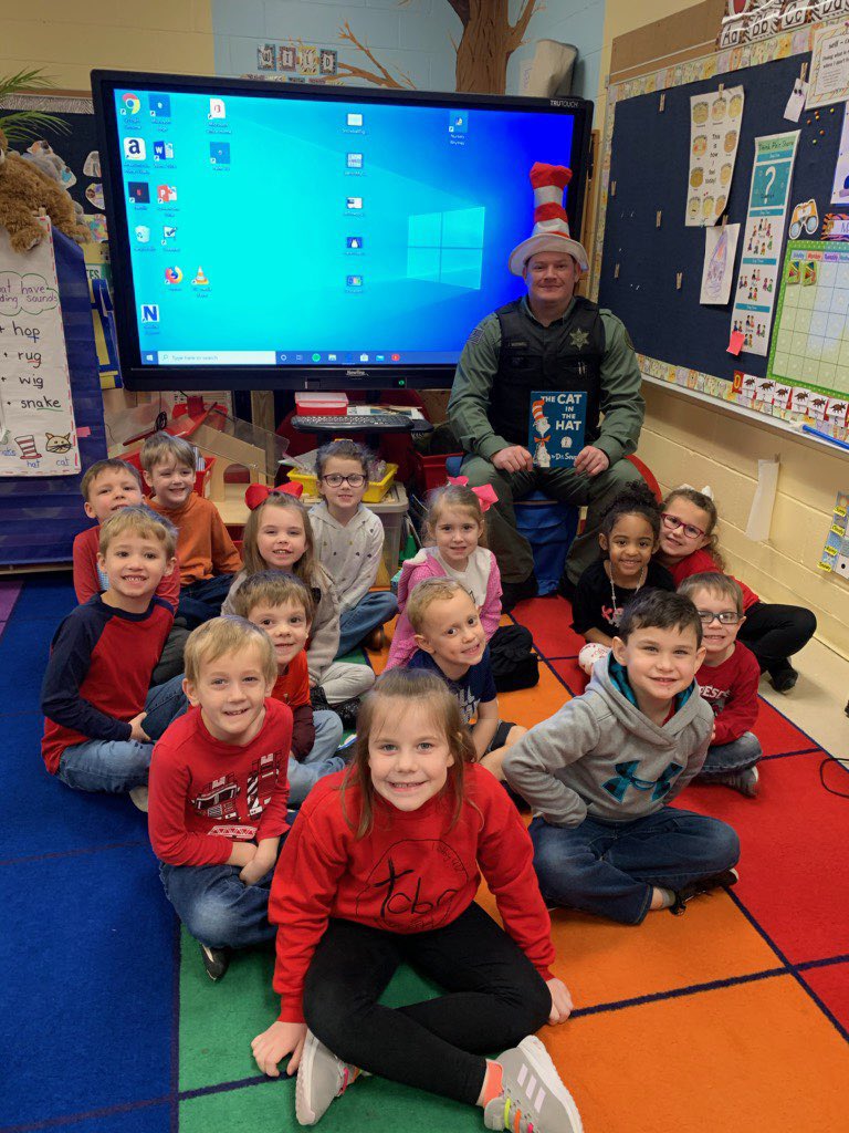 GleasonSchoolTN's tweet photo. We are enjoying our “Read Across America” week.  More fun to come Thursday and Friday. We are giving away over 100 books and 2 “Happy House” reading tents. https://t.co/5HZPyamdv0