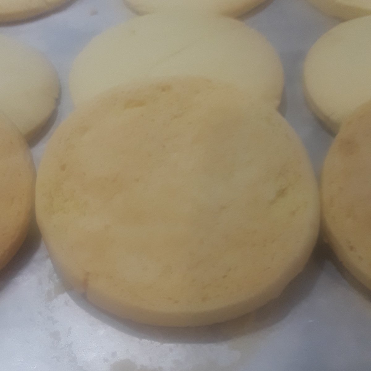 pdxempanadas's tweet photo. Making alfajores, getting ready for the @PDXsatmkt this weekend. https://t.co/aLET0NR2Sl
