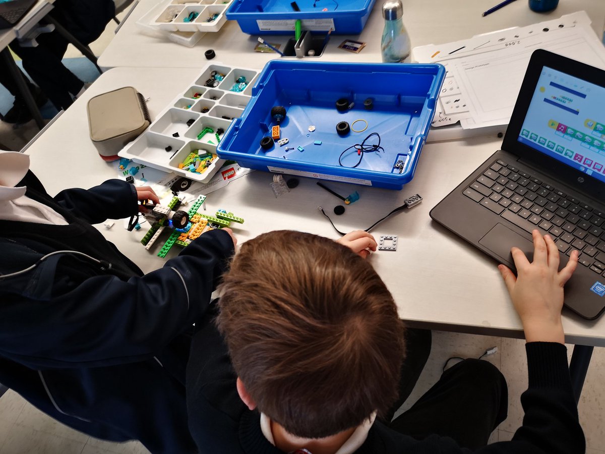 Gr. 4 & 5 Unbounded #Lego #Robotics students are using the #designcycle to solve a real world problem using Wedo 2.0 prototypes. Currently the s's are refining and coding. Next week they will pitch their ideas to their peers. #wwlearns #STEMeducation