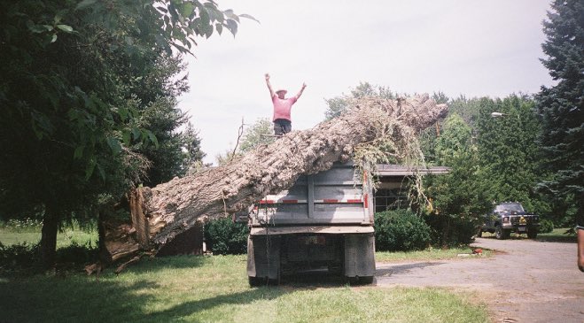 LostRollsAmeric's tweet photo. “Clean up after a bad storm. No one will care except the man in the photo and maybe his son.” - Douglas Weber

Image: Douglas Weber, where: Conway, MA., when: 2000?

#lostrollsamerica #lostrolls #colorfilm https://t.co/JmIUsPYnyF