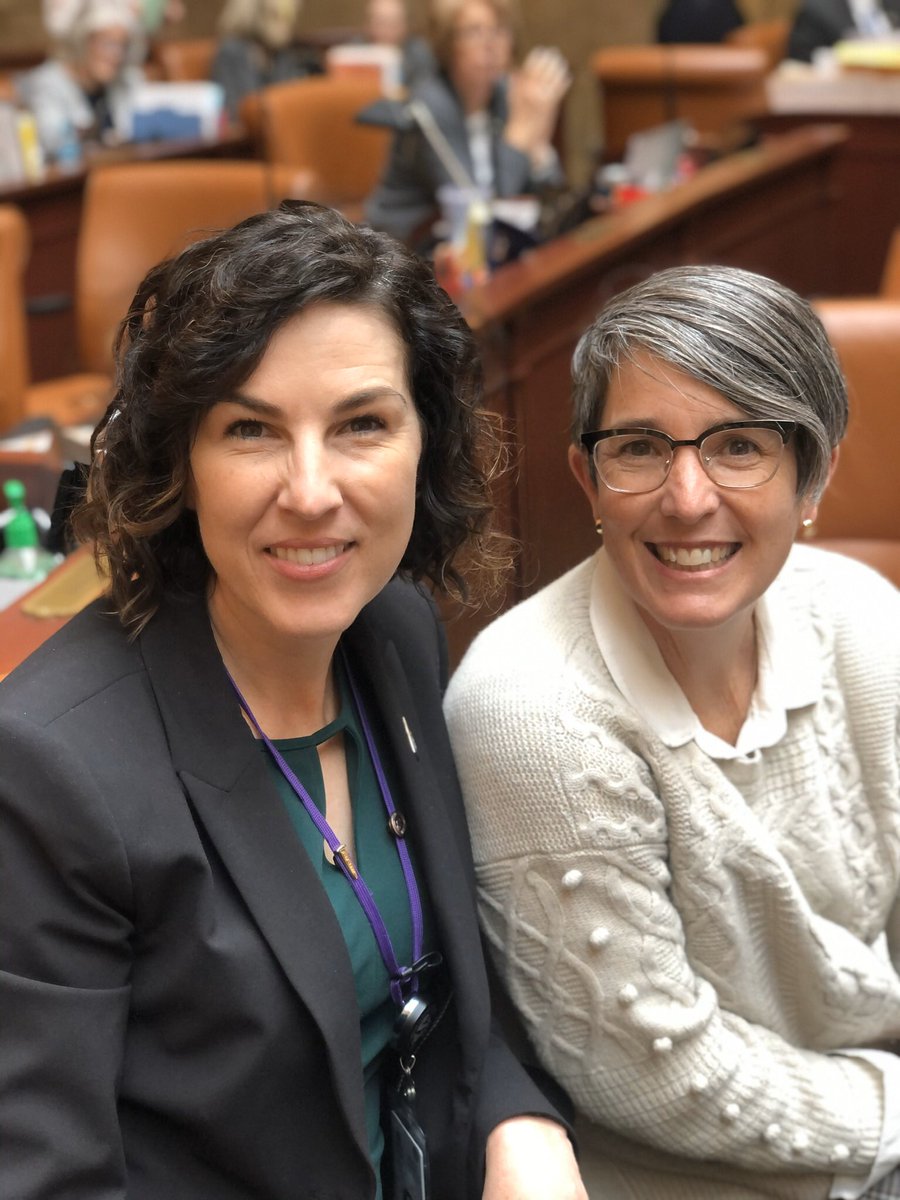 VoteSuz's tweet photo. Always a highlight when friends come to the Capitol to advocate for good causes in our State.
Honored to call them friends and constituents.
#TeamHD32 #Community #DoingGood @_UC3_ @ChildrensCtrUT @sandycityutah #OpioidTaskForce https://t.co/BJ64jCdQ2R