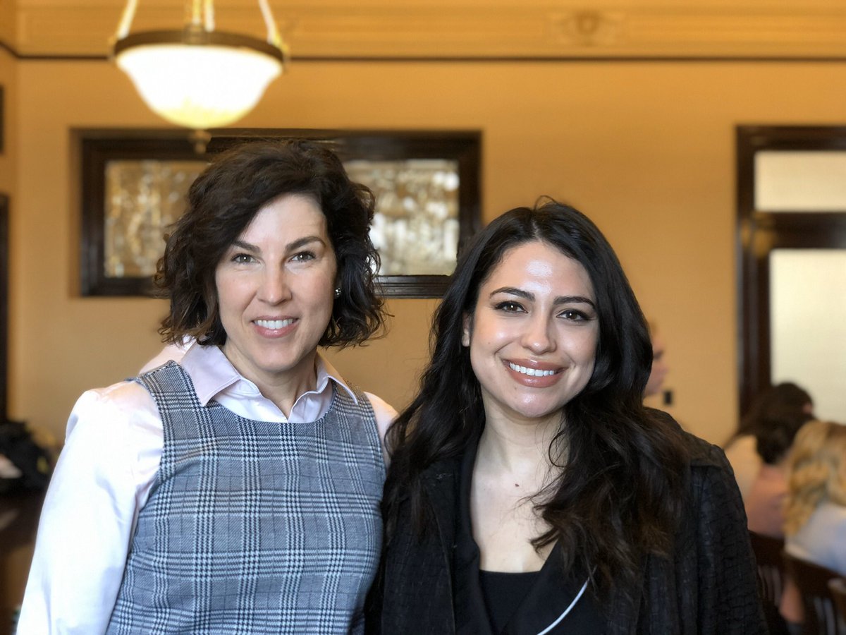 VoteSuz's tweet photo. Always a highlight when friends come to the Capitol to advocate for good causes in our State.
Honored to call them friends and constituents.
#TeamHD32 #Community #DoingGood @_UC3_ @ChildrensCtrUT @sandycityutah #OpioidTaskForce https://t.co/BJ64jCdQ2R