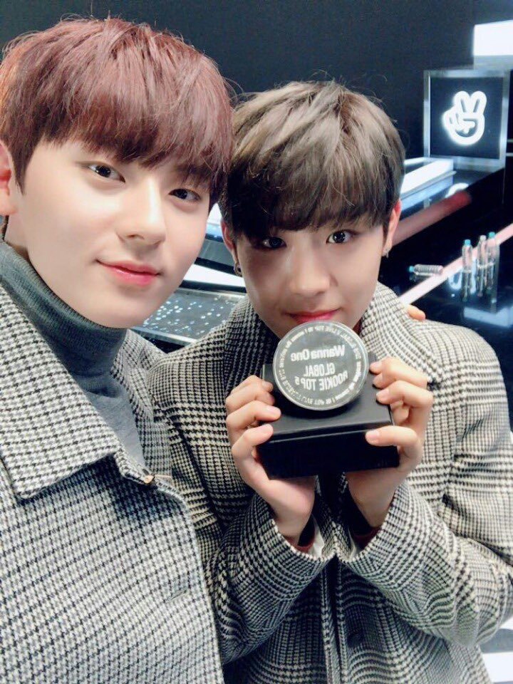 jackba_1102's tweet photo. 나같아두 얘 귀여워서 셀카 오백장 찍음 https://t.co/2G8VCLDvq1