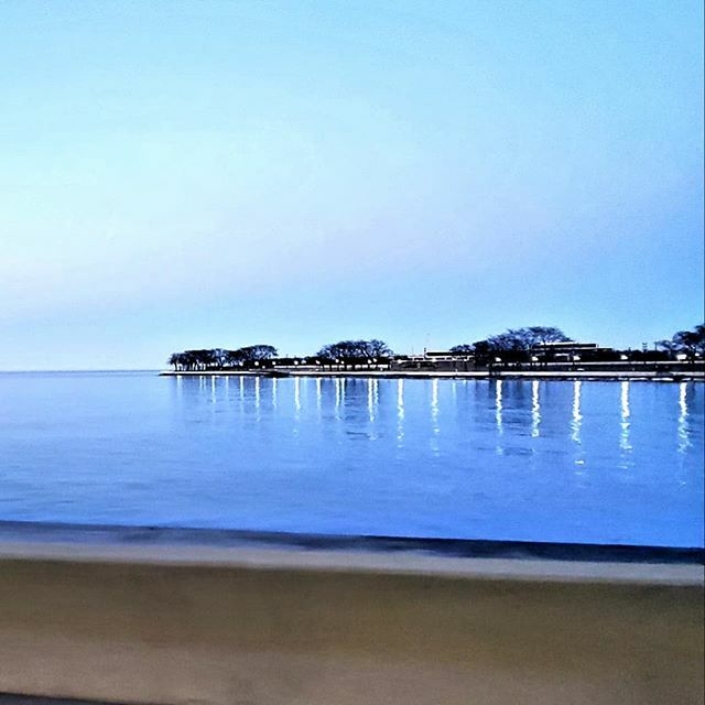 Commute home up LSD gazing out across the lake.

#chicago #worklife #lakemichigan ift.tt/2Ii4j6f
