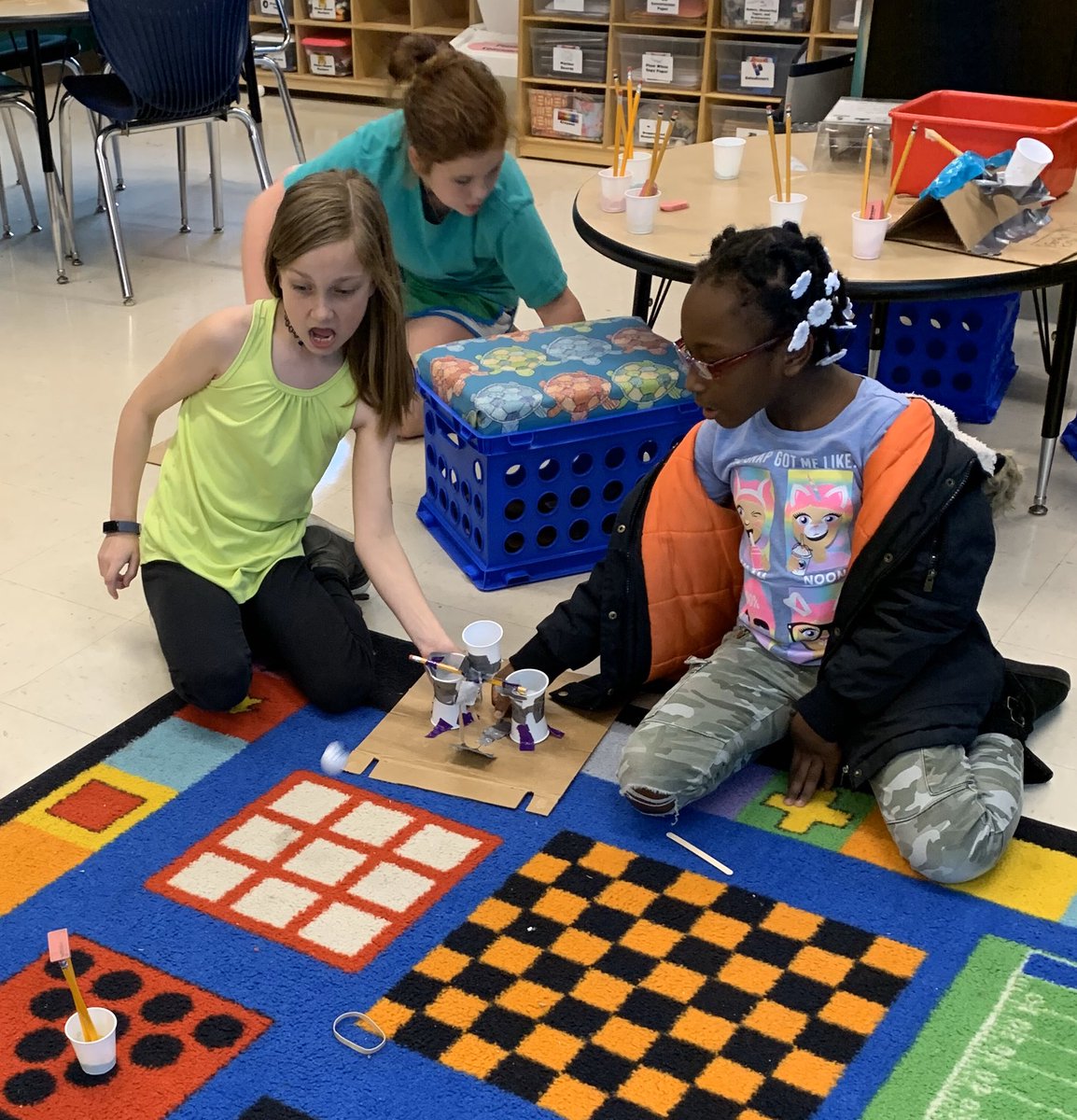 Perkins_Gifted's tweet photo. Third graders created launchers for the #FluorChallenge @ScienceBuddies @tcsverner https://t.co/ZokAXjS0MZ