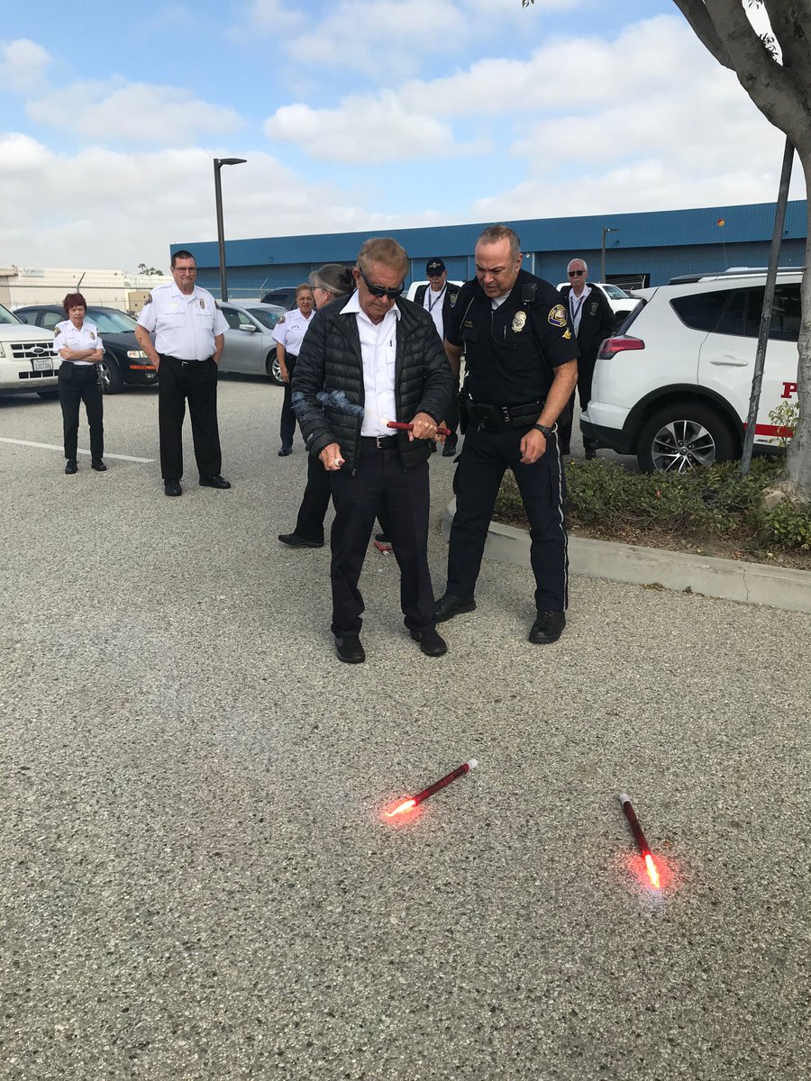 lbpd_volunteers's tweet image. Day #3 2020 LBPD SPP Training Academy: Traffic Control, Flares, Handicapped Citations, Vacation Checks! #LBPDSeniorPolicePartners #JoinLBPD