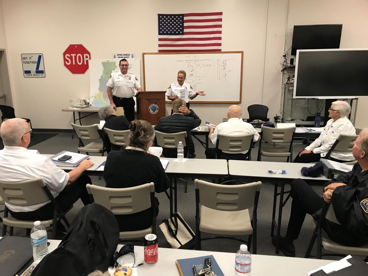 lbpd_volunteers's tweet image. Day #3 2020 LBPD SPP Training Academy: Traffic Control, Flares, Handicapped Citations, Vacation Checks! #LBPDSeniorPolicePartners #JoinLBPD