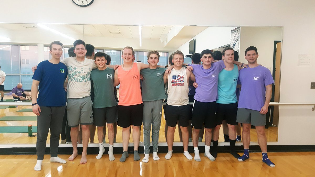 Thanks to the brothers of @PhiTau_BetaBeta for hosting a fun, great theme night of a #Broga beach getaway at @ULSRC! Have a wonderful spring break guys! #menofpeacc #menofmargaritaville 💪🏄‍♂️