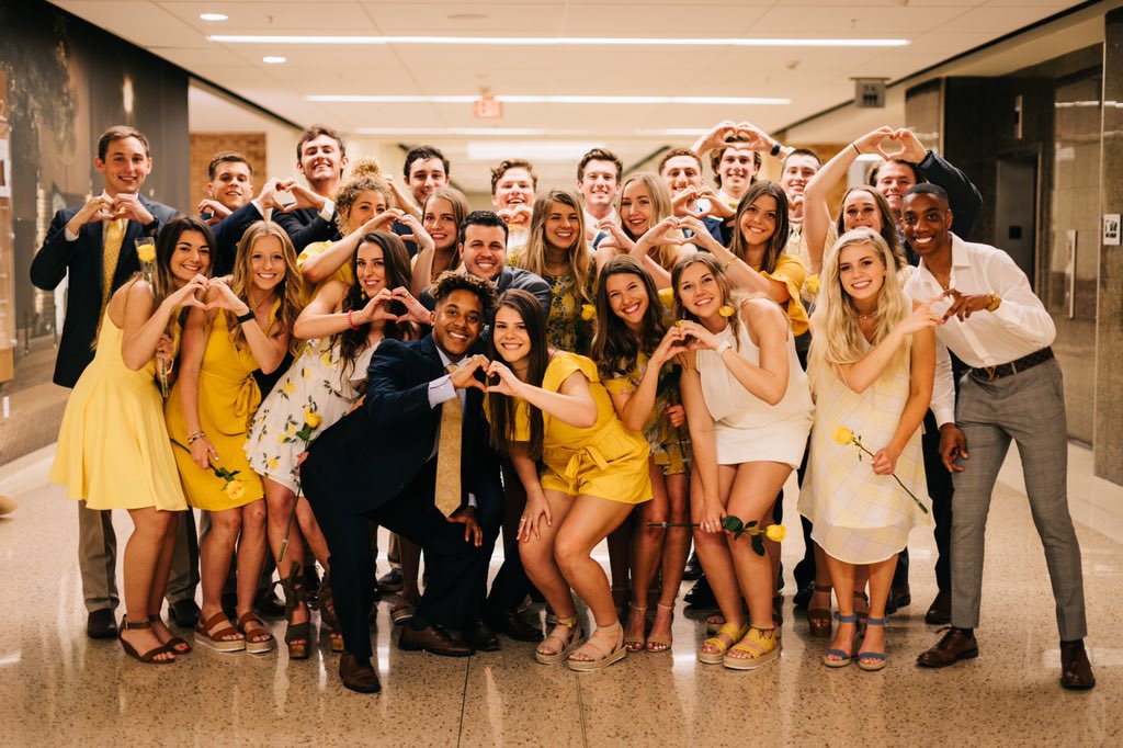michaela_baron's tweet photo. A year ago today I met the most loving group of people. Now I call them family. Some of them are getting new camps tonight, but I am SO confident that these friendships will never end!! Y’all already know but I love y’all with all my heart 💛🥺 #camphartforever :) https://t.co/RtrfbCl8wz