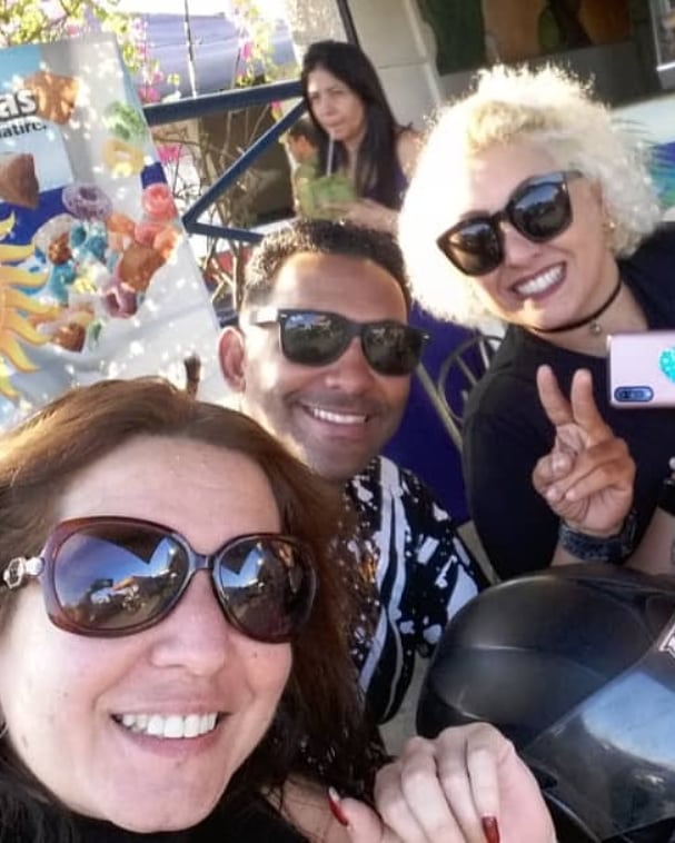 SonsiPerdomo's tweet photo. En cualquier situación, ellos están, en las buenas, en las súper buenas, en las malas y en las peores.
Los quiero con mi alma @AngelReyMusic @CATIRADELASALSA y hoy se sumó la Guerrera #Gabriela.
#guatire #mipueblito #amigos #hermandad #salsaymassalsa #swingsalsero #talentounido https://t.co/Qm4RdvXLrx