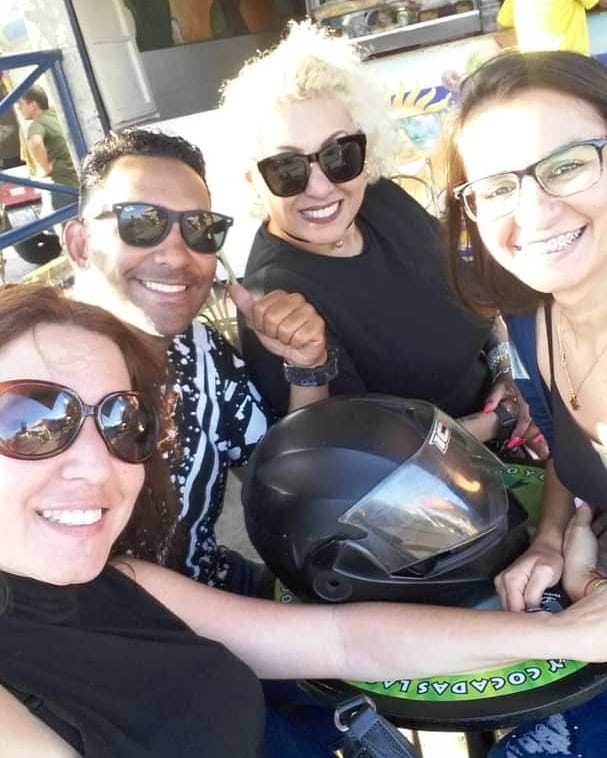 SonsiPerdomo's tweet photo. En cualquier situación, ellos están, en las buenas, en las súper buenas, en las malas y en las peores.
Los quiero con mi alma @AngelReyMusic @CATIRADELASALSA y hoy se sumó la Guerrera #Gabriela.
#guatire #mipueblito #amigos #hermandad #salsaymassalsa #swingsalsero #talentounido https://t.co/Qm4RdvXLrx