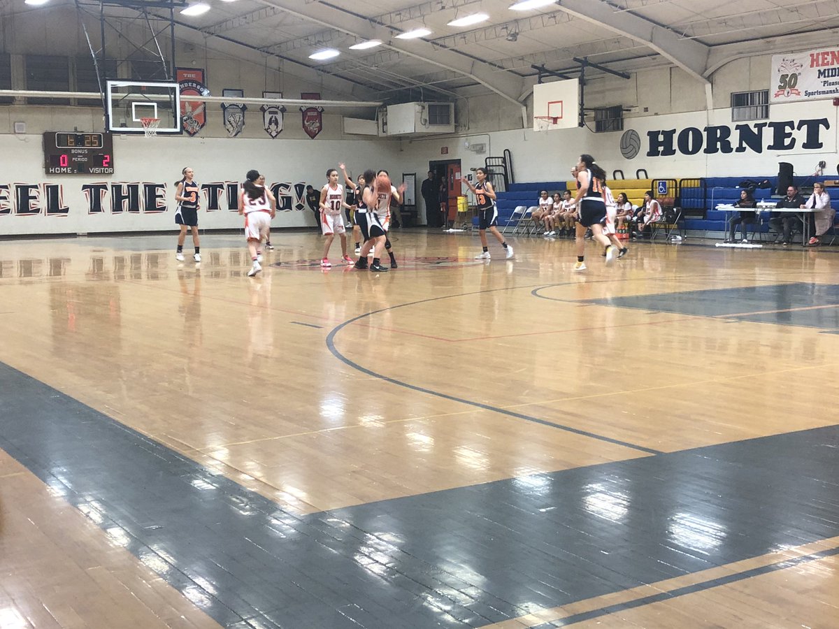 steven_mena20's tweet photo. Watching the 7th Grade Girls Basketball Team vs the Wiggs Wolverines. Let’s get that win and fight on to become City Champions! Go Lady Hornets! #WednesdayNightHoops #FromDowntown #Swish #FeelTheSting @jason_yturralde @DeanDMontoya @Hendersonhornet @HendersonRUTB #IamEPISD https://t.co/kAvpwzsyqj