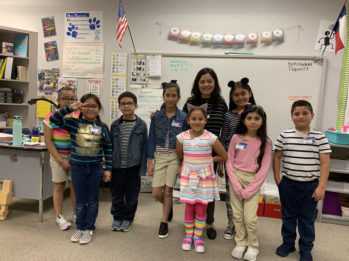 Mrs_B_Carrera's tweet photo. #WeAreHicksElem Spirit Art Week! #stripesfordays @Hicks3rdR https://t.co/M9Oyry3au2
