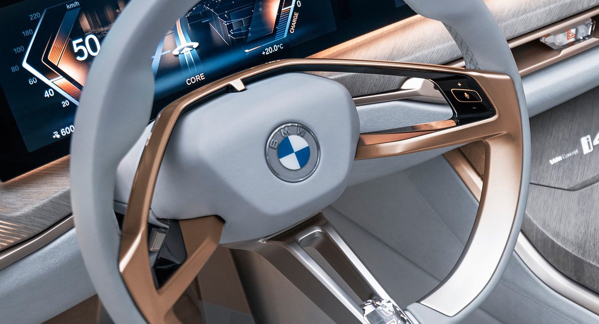 AutomovilMex's tweet photo. #BMW develó junato al #Concepti4 un nuevo logotipo. El principio gráfico del emblema se mantiene, pero pierde su 'tridimiensionalidad' y adopta colores y formas planas, mientras que el anillo negro que lo rodeaba se vuelve transparente.
#IndustriaAP #NovedadesAP @BMWMex https://t.co/sqUc8Mwr3L