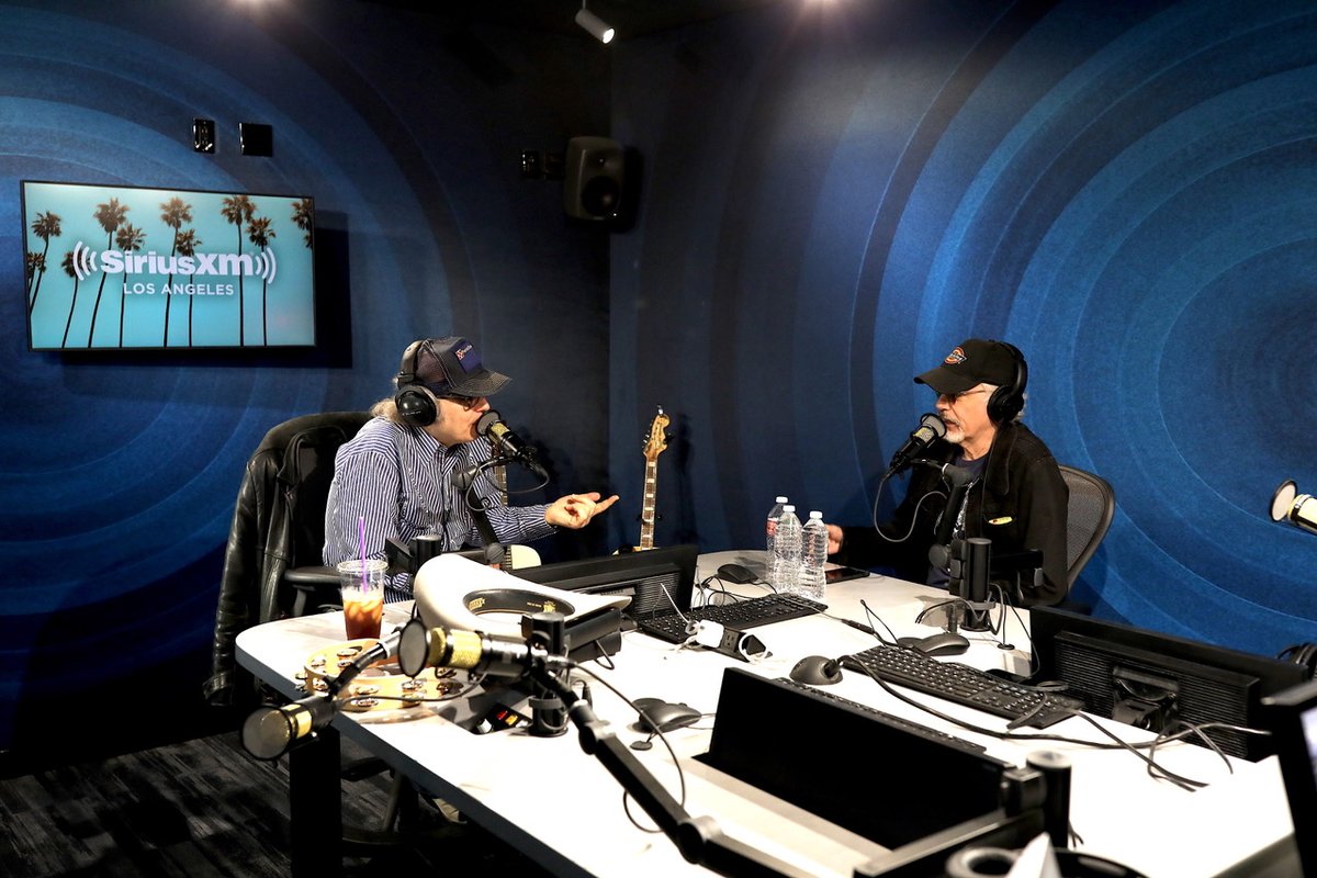 DwightYoakam's tweet image. Catch the re-airing of Billy Bob Thornton and Dwight's interview tonight! Tune in to Dwight Yoakam and the Bakersfield Beat (ch. 349) on @siriusxm radio tonight at 8pm PT. 

- D Team 

#dwightyoakam #billybobthornton #theboxmasters #thebyrds #billanderson