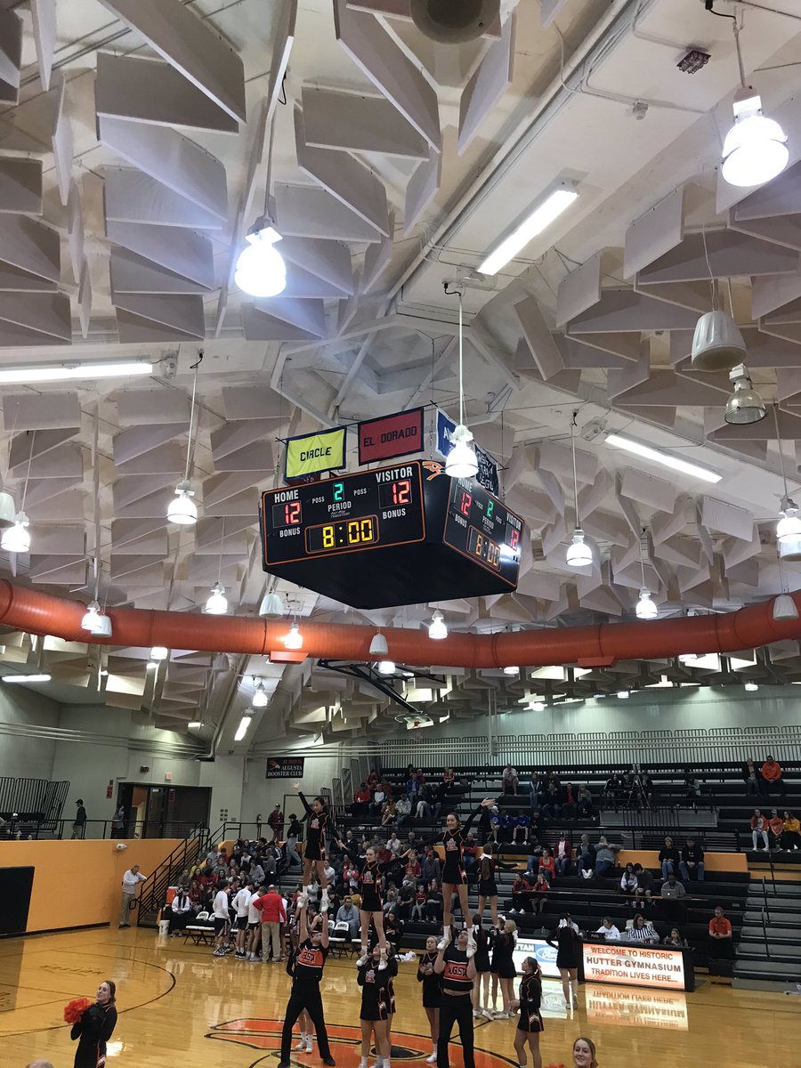 AugustaHSnews's tweet image. Augusta and El dorado are tied at the end of the first quarter 12-12. 
 @BrendanParker00 scored two three pointers during the first! #OriolePride #SubState 🏀😤