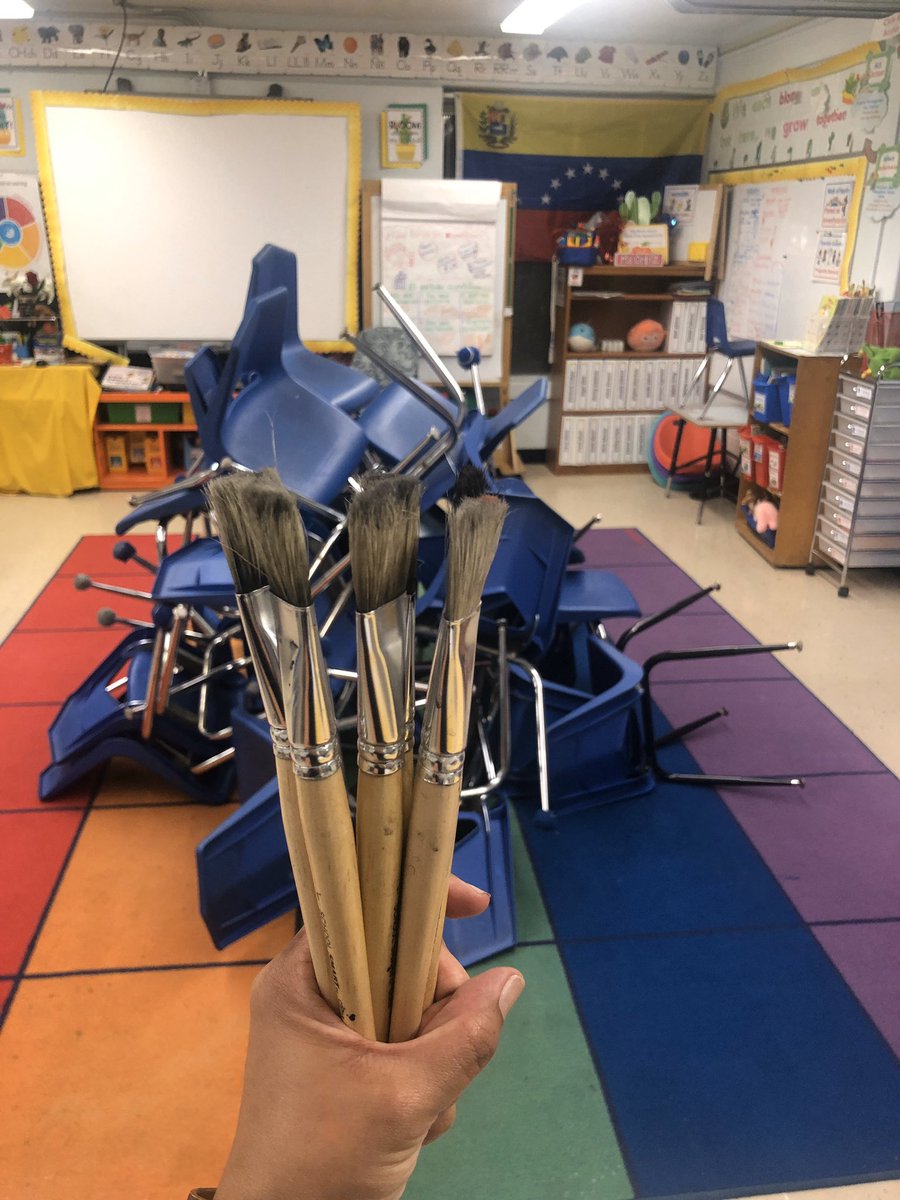 DurhamESart's tweet photo. Durham’s Recharge... I decided to spread some love/laughs last night. I apologize to all my victims... @DurhamES @TeamHISD @CarrieButtons2
@HISDFACE @SELHISD @HISDMultiPrgms
 #DurhamRecharge @Mrmitchellrocks
 Durham’s recharge challenge.... #enrichment_team_dream_team https://t.co/PUJfjB9h2o