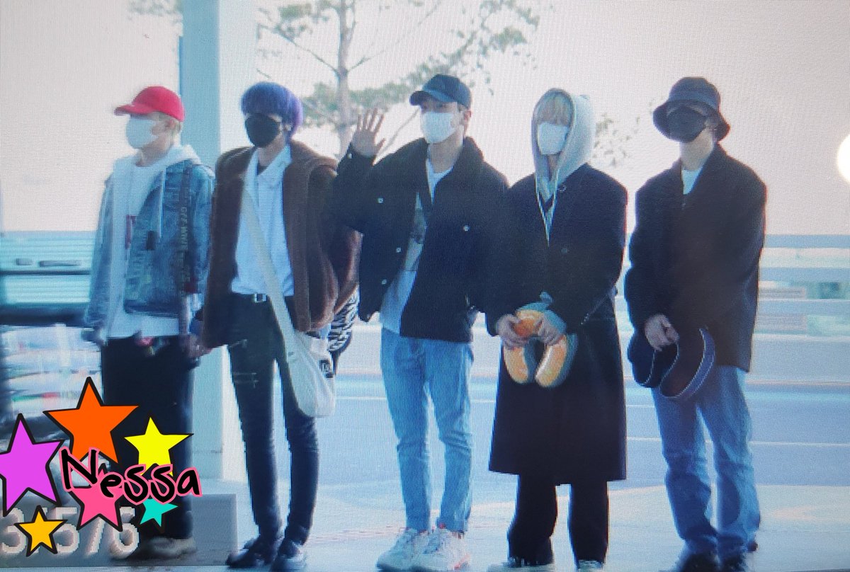 NessaIdolSlayer's tweet photo. 200305 incheon
Airport previews
The whole family.
#1TEAM #원팀 #이루빈 #RUBIN #IRubin #진성호 #BC #이진우 #JINWOO #문제현 #JEHYUN #이정훈 #JUNGHOON https://t.co/DFRVE8Q5hd