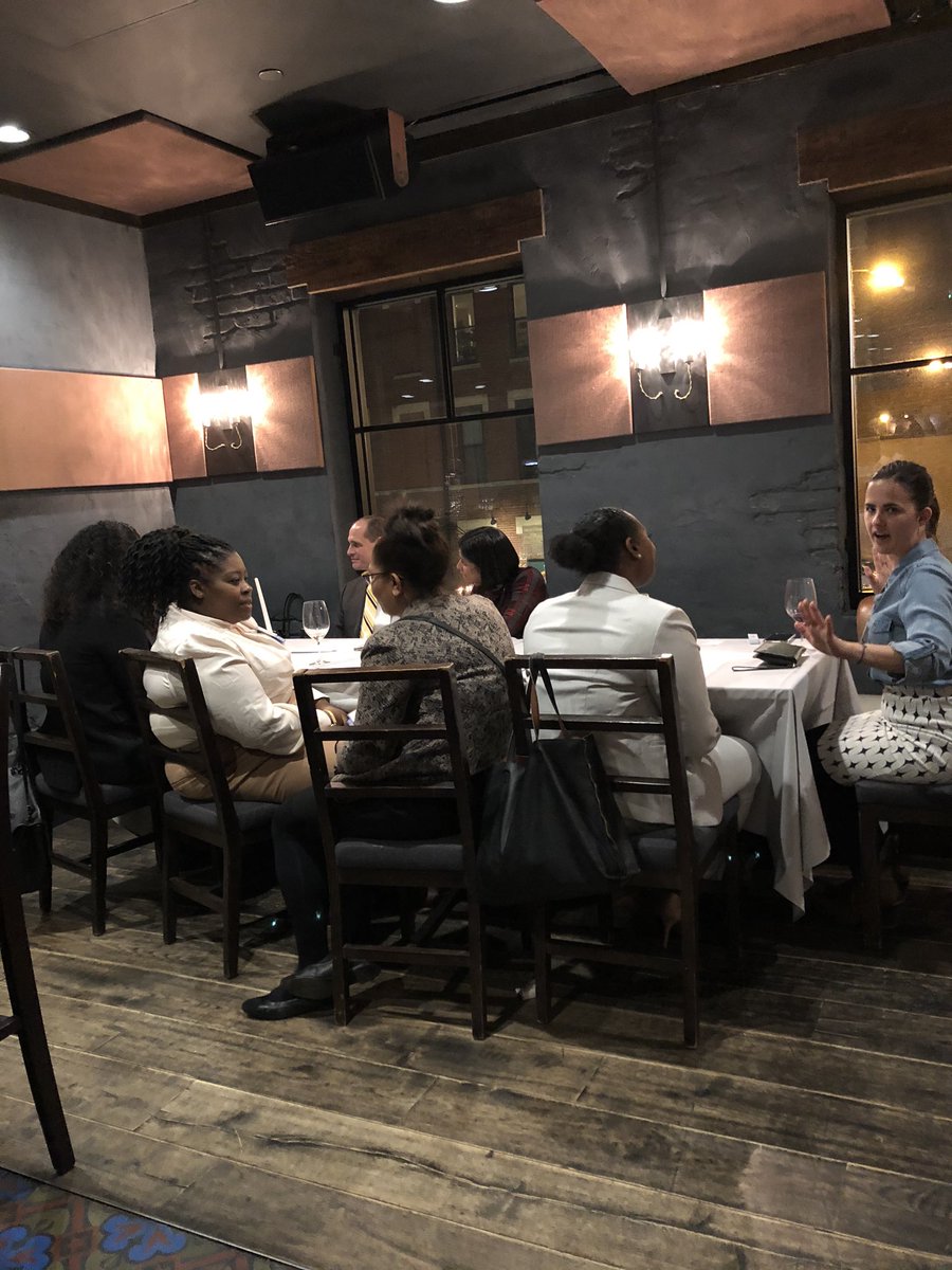 A great discussion about #leadership with alumni of the @Chicago_ACC Diversity Internship Program. Thanks to <a href="/KelleyDrye/">Kelley Drye & Warren LLP</a> for hosting!