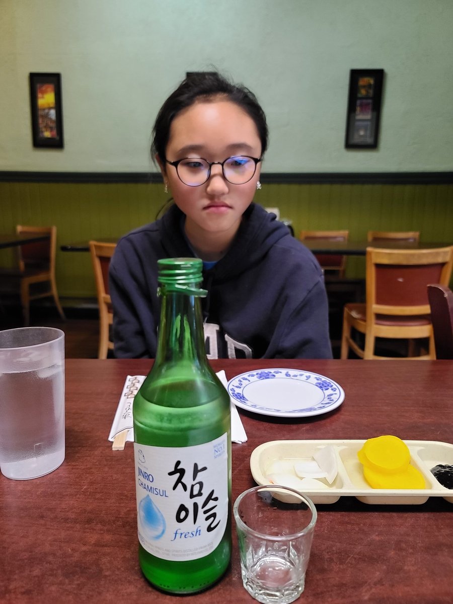 zedomax's tweet image. #GalaxyS20Ultra low light indoors with regular and wide angle, which you like more?

#HighOnAndroid