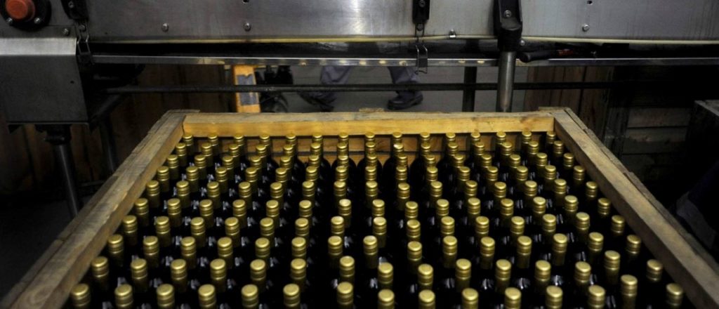 gabrielfidel's tweet photo. Mendoza es el 5to productor mundial de vino. Protagonista de la industria del vino produce el 78% del vino del país, llevando a la Argentina a ocupar el 5o. puesto de países productores del mundo, después de Italia, España, Francia y Estados Unidos https://t.co/SQBwuWad4h https://t.co/em7NVZNmzW