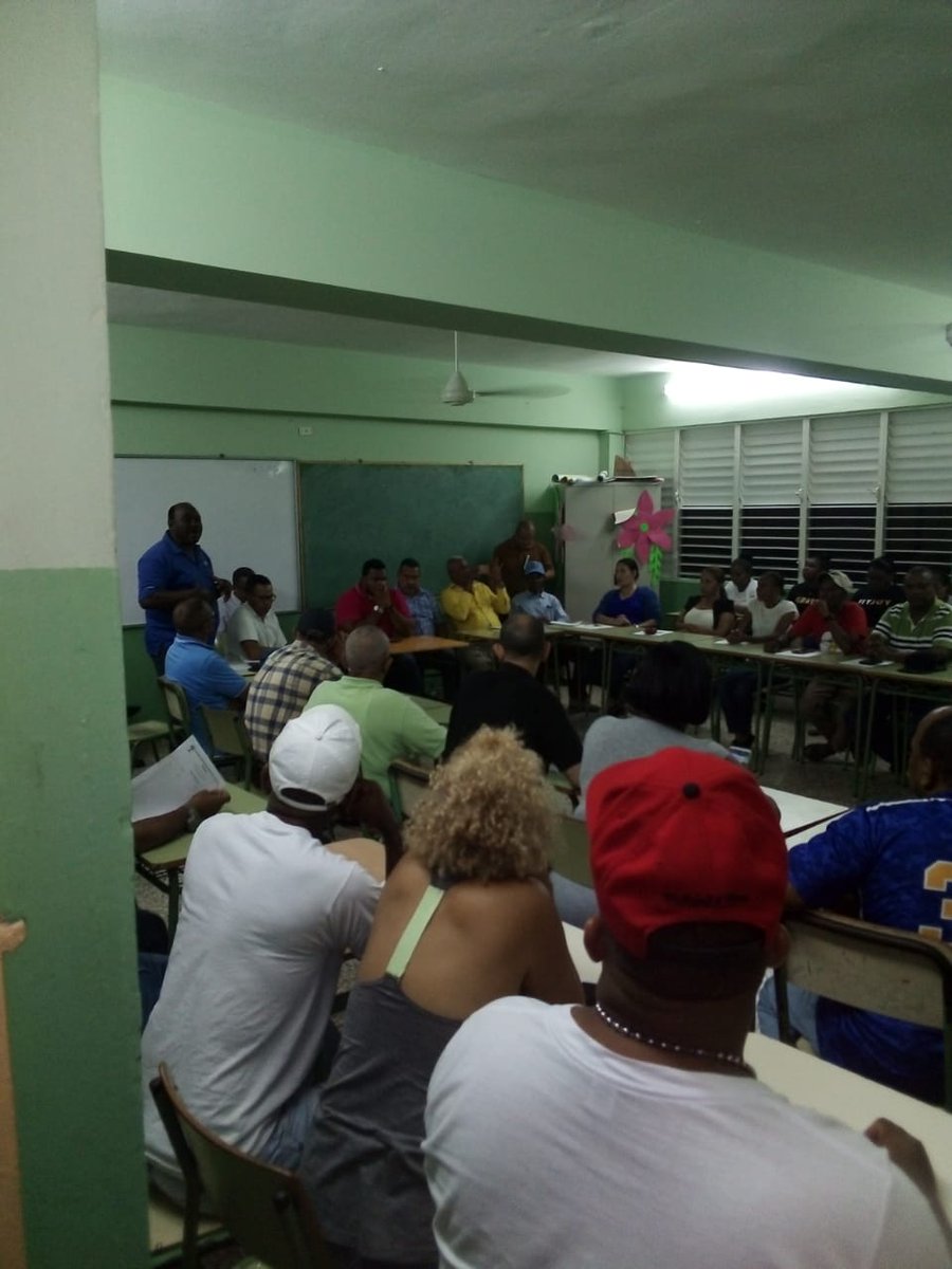 jr_cosma's tweet photo. Dios Con Nosotros. 
Ahora mismo reunido con coordinadores de la Circunscripción 3 del D.N. del @PQDCenlinea Ortega,Felipe,Radhames y Yahaira,.
seguimos avanzando.

#PorUnMejorDistrito

@WessinChavez
@VinicioSenador
@johnnyalcaldeDN
@CarlosMiesesRD
@pelegrinc
@Pedrocosma https://t.co/6gjOVf315U