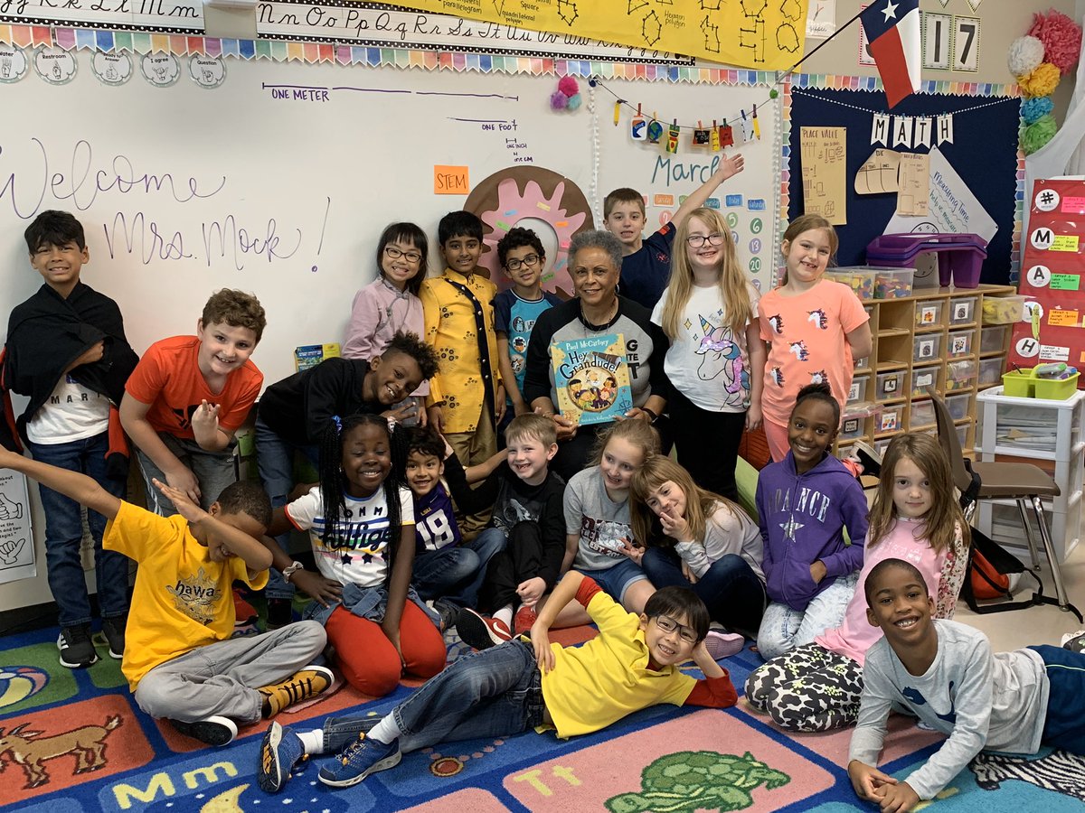 mrsmorellsclass's tweet photo. We had a special guest come and read to us for #KidsReadtheWorld! Thank you Mrs. Mock for reading to us! @DukeElem @Dukelibrary https://t.co/0eRkiHYe8X