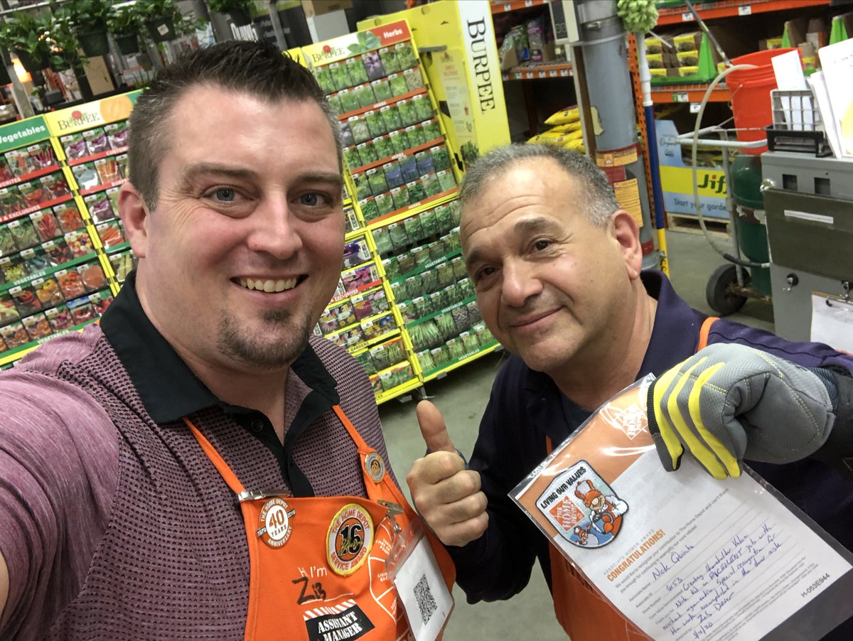 A little in aisle appreciation for a job well done with D30 overheads. Great job Nick! Thanks for all you do! ⁦<a href="/ChrisBosco12/">Chris Bosco</a>⁩ ⁦@NYwinediva⁩ ⁦@THD_Mtn_Jumper⁩ ⁦@HRJohnH⁩ ⁦<a href="/THDMontana/">Chris Montana</a>⁩ ⁦<a href="/quinto_bow/">Bow Quinto</a>⁩ ⁦<a href="/john052659/">John Bolton</a>⁩ <a href="/scottraymond213/">Scott Raymond</a>
