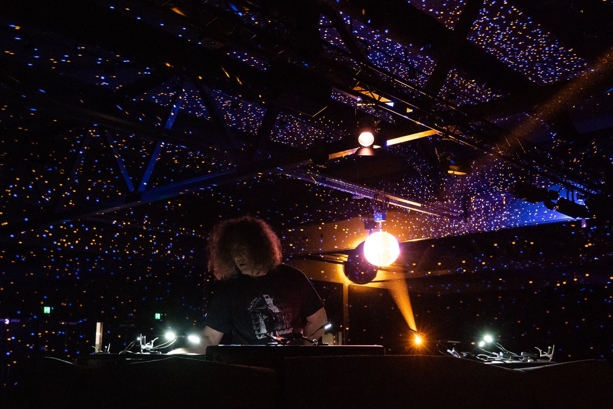 AotearoaNZFest's tweet photo. Tonight is your final chance to see Lou Reed Drones at the Lower Hutt Events Centre before the sonic installation takes centre stage with #LaurieAnderson and ensemble in Here Comes the Ocean on Friday Night! #NZFEST

🎸Drop in anytime from 6pm – 10pm #FREE 📸 Matt Grace https://t.co/s2IfujJI4P