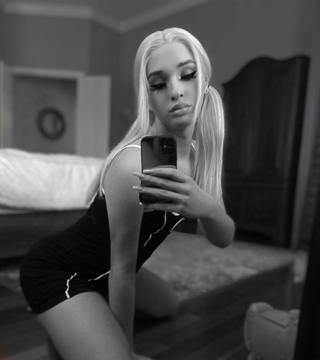 miadollofficial's tweet photo. Ig-themiadoll snap-markjschwartz15 https://t.co/3zEORIkCGE