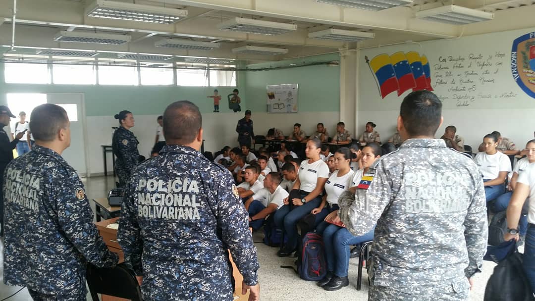 UNES__Tachira's tweet photo. G/D @JARosalesDuque Director @UUniversidad #Táchira "La formación integral enmarcada en los derechos humanos y el nuevo funcionario policial es nuestro principal objetivo..." @NestorLReverol @gralcacioppo https://t.co/eC4EAJpmG6