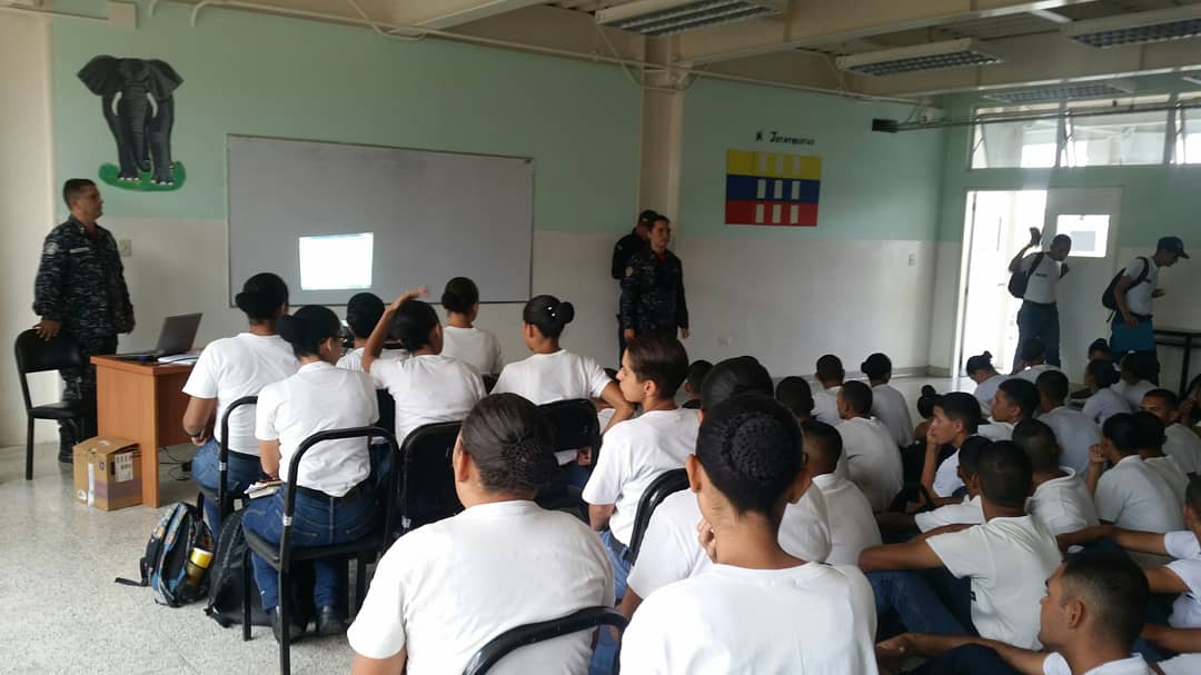 UNES__Tachira's tweet photo. G/D @JARosalesDuque Director @UUniversidad #Táchira "La formación integral enmarcada en los derechos humanos y el nuevo funcionario policial es nuestro principal objetivo..." @NestorLReverol @gralcacioppo https://t.co/eC4EAJpmG6