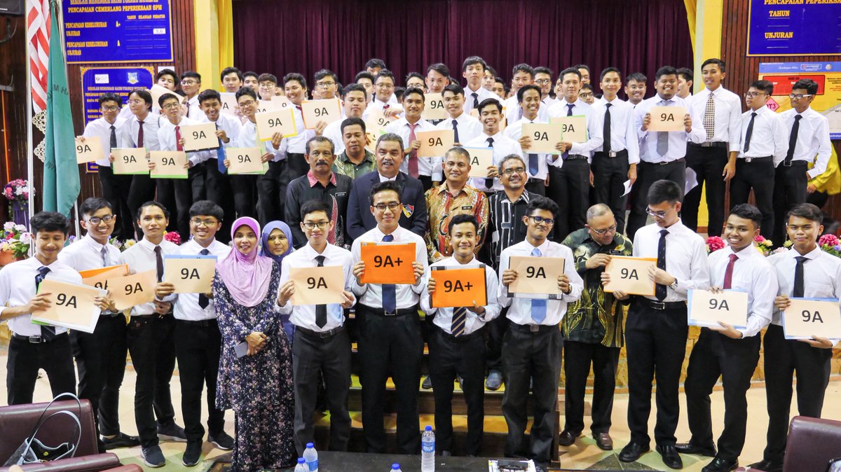 saseroba's tweet photo. Tahniah EXVIIYAN Class Of 2019!👏🏻👏🏻
SASER kali ini dengan GPS 1.2, 2 orang mendapat A+ dan 38 orang mendapat straight A.
Perjalanan anda baru bermula dan teruskan kejayaan ini sehingga ke menara gading.
#Saseroba https://t.co/RD7sjEaOt5