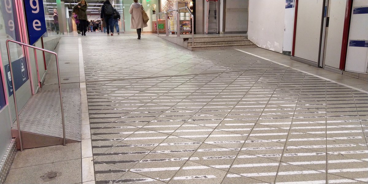 steffenk71's tweet image. Spent 40 minutes trying to get rid of this zebra pattern. But stays no matter what exposure I dialed in. Any suggestions? #video #zebrapattern