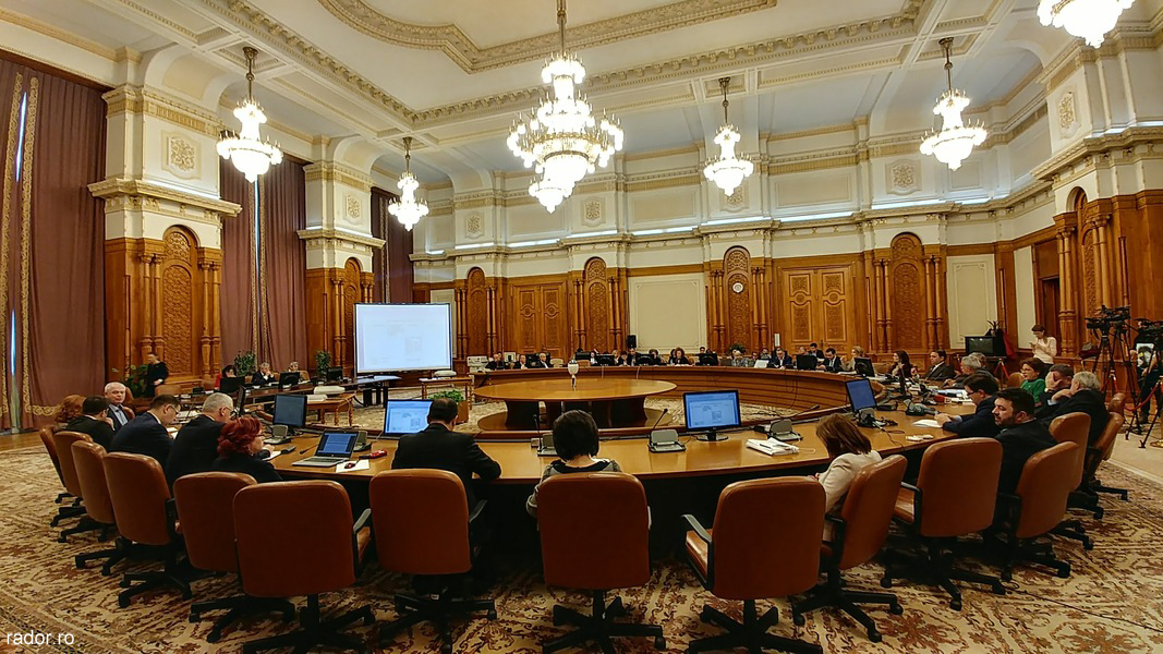 RRInternational's tweet photo. Miniştrii cabinetului Florin Cîţu propuşi pentru protofoliile Afacerilor Externe, Fondurilor Europene, Economiei, Energiei şi Mediului de Afaceri şi Afacerilor Interne sunt audiaţi astăzi în comisiile de specialitate reunite ale Parlamentului #audieri #Parlament https://t.co/yVpYsG9FeJ
