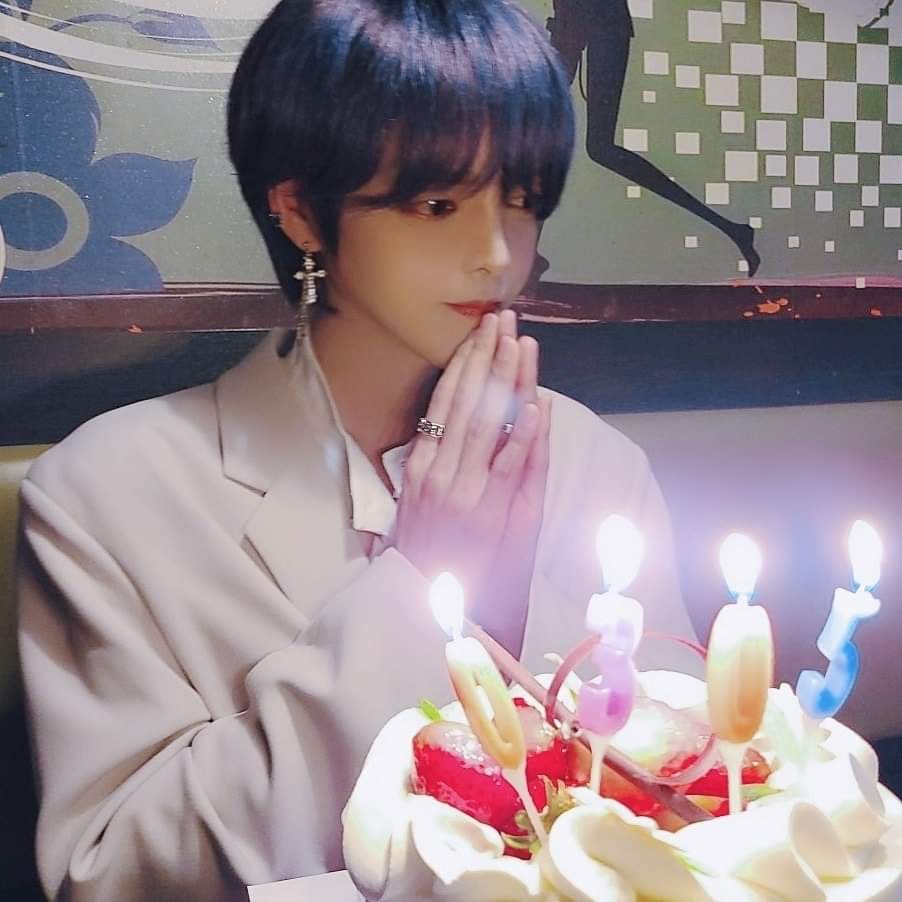 ATiny_WayZenNi_'s tweet photo. Happy Jion Day🌹 March 5, 1987 #KimJion #ntic #unique #Jinseo #Sangwook #Seunghoo #kpop #idol #bias #leader #singer #sexy #bae #happyJionday https://t.co/zBCufN36Cx