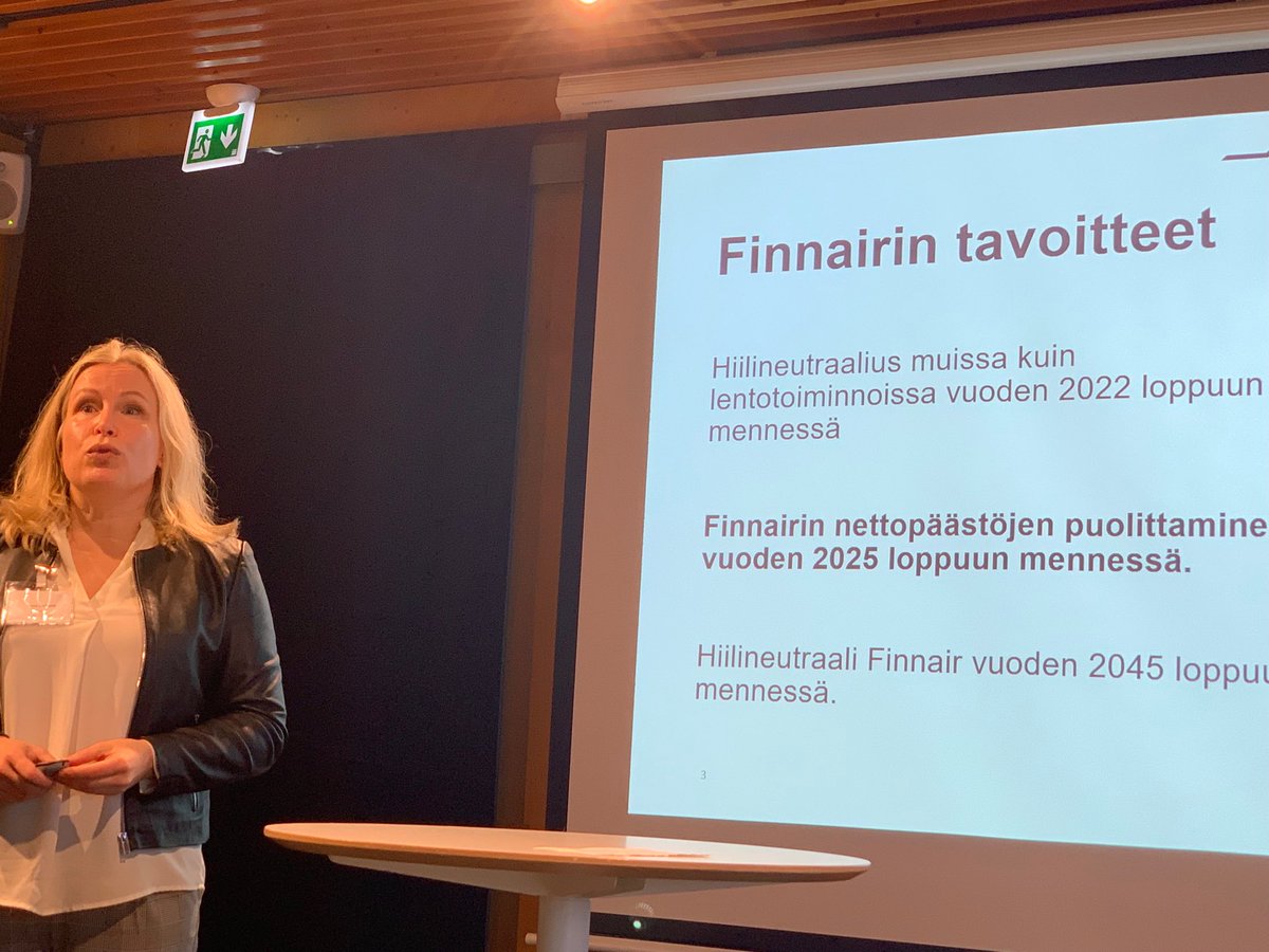 ArjaSuominen's tweet image. ⁦@Anne_Larilahti⁩ ⁦@FinnairSuomi⁩ -tilaisuudessa: lennämme Suomen lipun alla, haluamme osaltamme kontribuoida Suomen liikenteen vuoden 2045 hiilineutraaliustavoitteeseen. 2045 on majakkamme, mutta tarvitaan myös välitavoitteita. Teemme työtä yhdessä muiden kanssa.